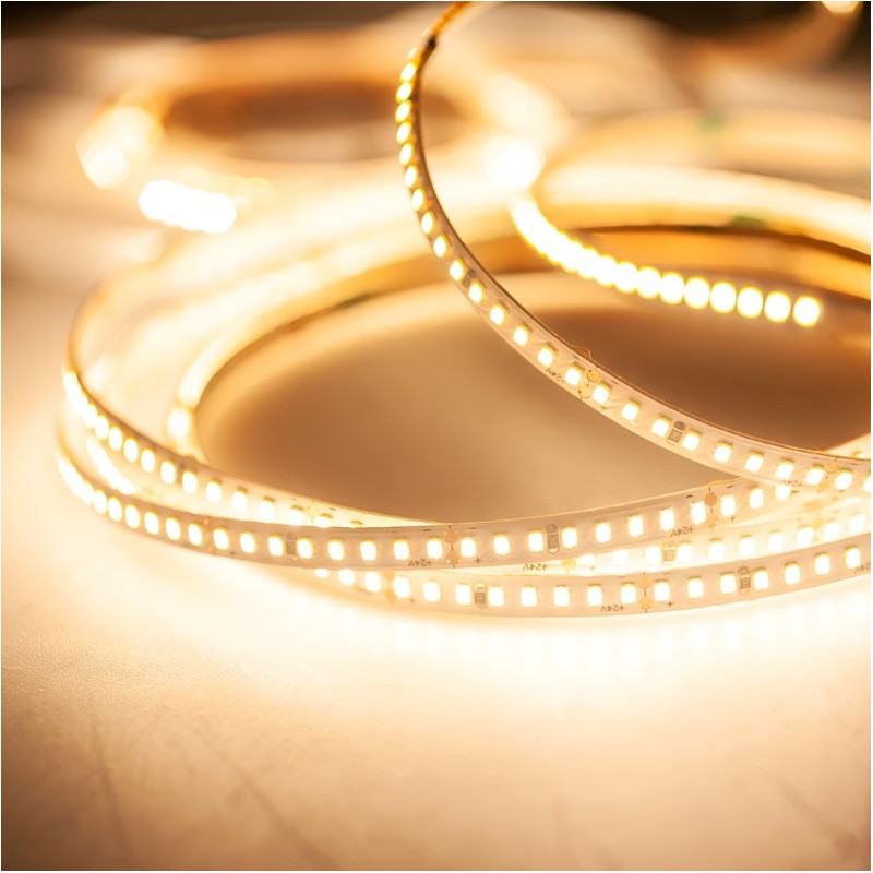 6.4W 24V 3000K 120SMD LED juosta Reflex, šiltai balta 6.4W 24V 3000K 120SMD LED juosta Reflex, šiltai balta